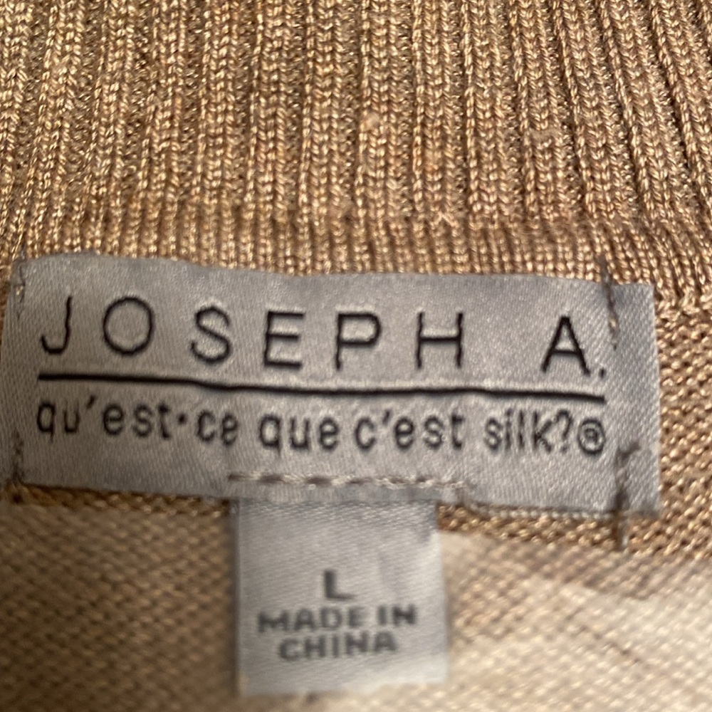 Joseph A turtleneck, tan/ taupe, Excellent condition measurements below - Picture 9 of 9